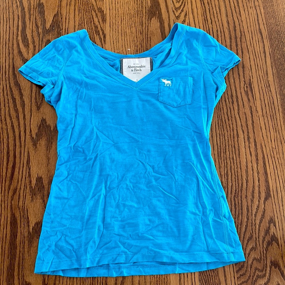 Abercrombie & Fitch small v neck t shirt lightly worn